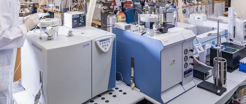 ASTM D6866用放射性碳分析法测定固体,液体和气体样本的生物基含量的标准试验方法